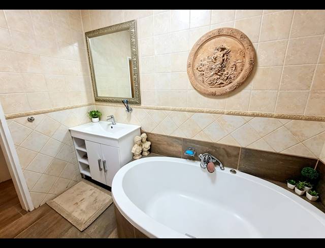 3 BEDROOM TOWNHOUSE FOR SALE IN THREE RIVERS